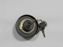 zátka nádrže UNI 80mm/zámok/ plast.LEMA (1)