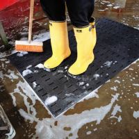 Tenká protišmyková rohož pokrytá brusivom