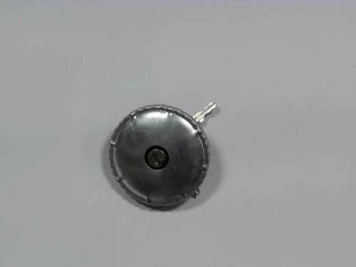 zátka nádrže UNI 60mm /zámok/-plechová