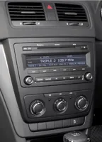 2DIN redukcia pre Škoda Yeti 2009- s manuálnou Clima (3)