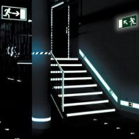 Tabuľka - Núdzový východ vľavo 20 x 20 cm